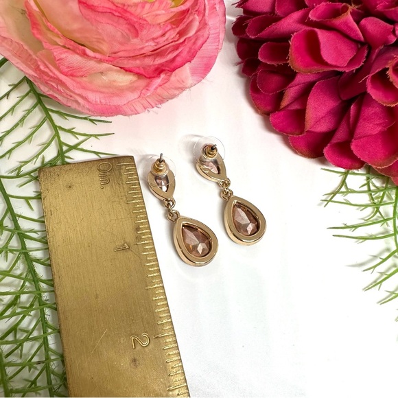 NEW⚜️Golden Crystal Drop Earrings - Picture 5 of 5